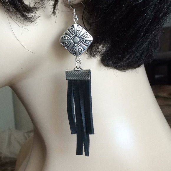 925 SS Leather Tassel Earrings - Picture 2 of 7